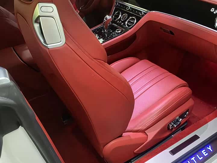 Фото 3 - Bentley Continental GT