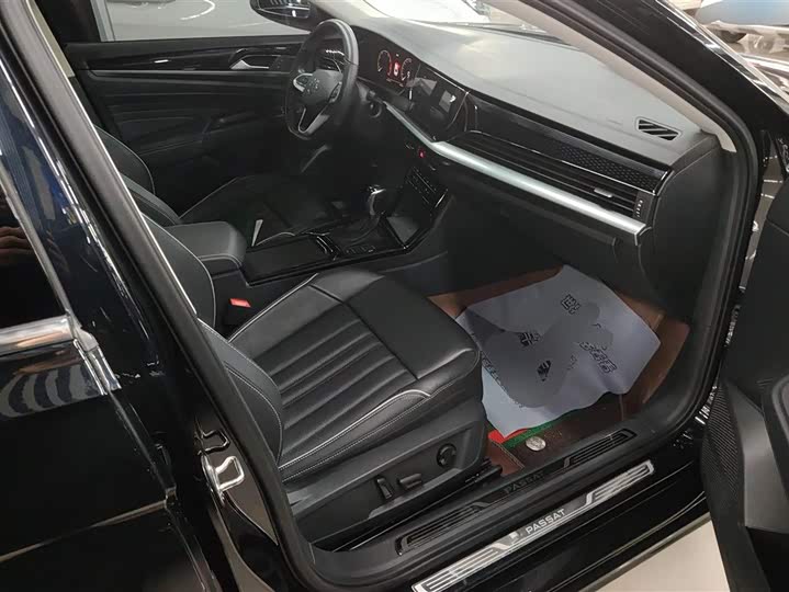 Фото 8 - Volkswagen Passat