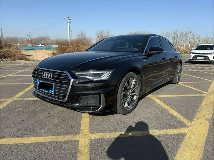 Фото 1 - Audi A6L