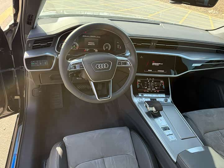 Фото 4 - Audi A6L