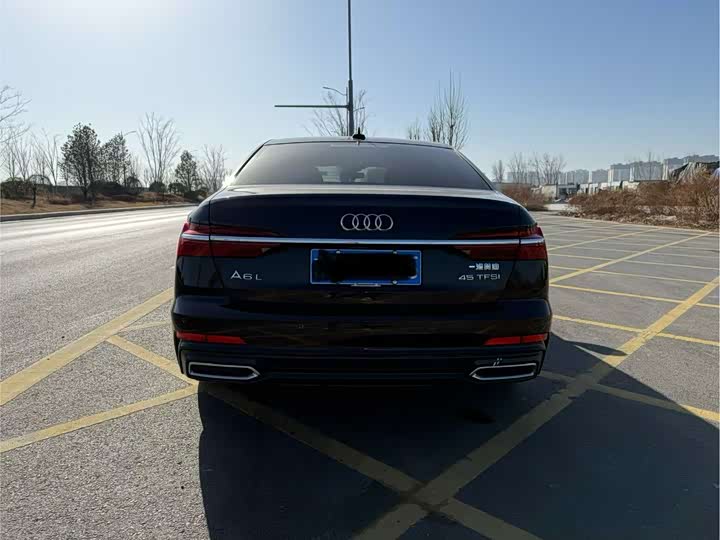 Фото 7 - Audi A6L