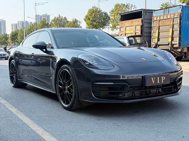 Фото 3 - Porsche Panamera