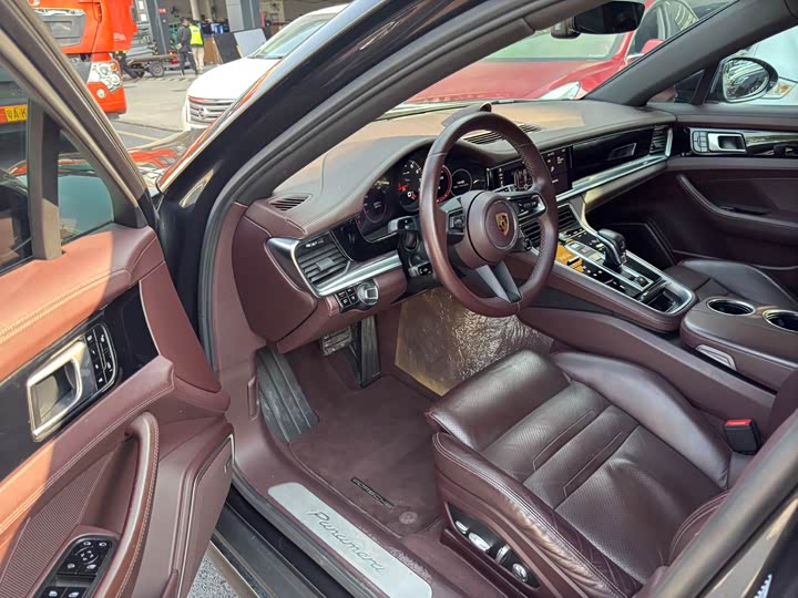 Фото 4 - Porsche Panamera