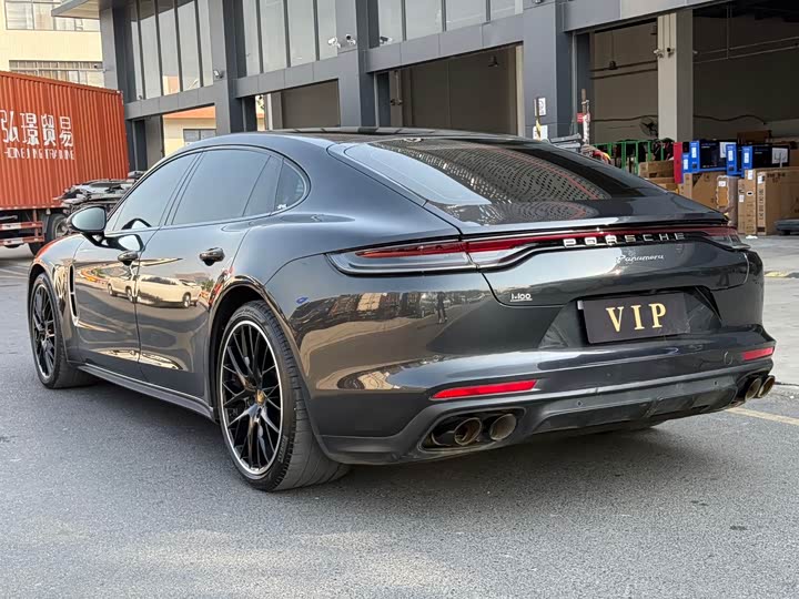 Фото 7 - Porsche Panamera