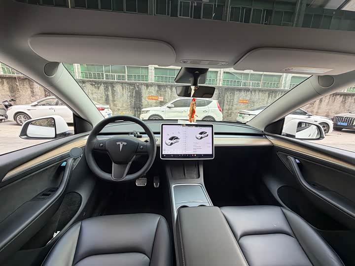 Фото 8 - Tesla Model Y