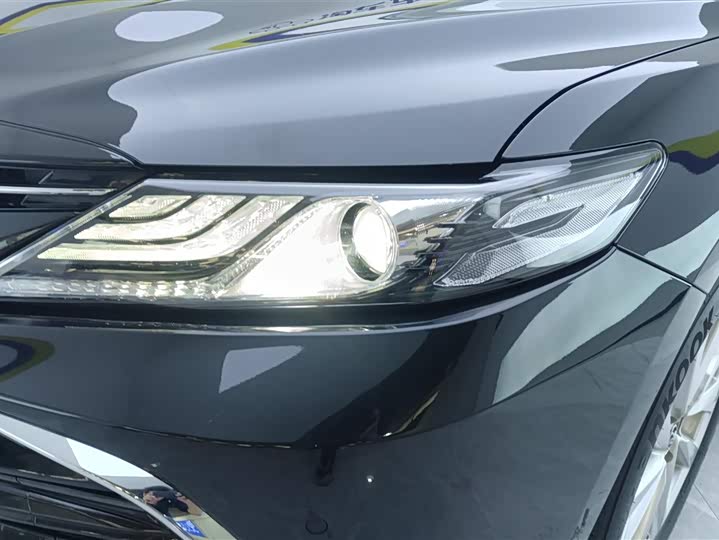 Фото 5 - Toyota Camry