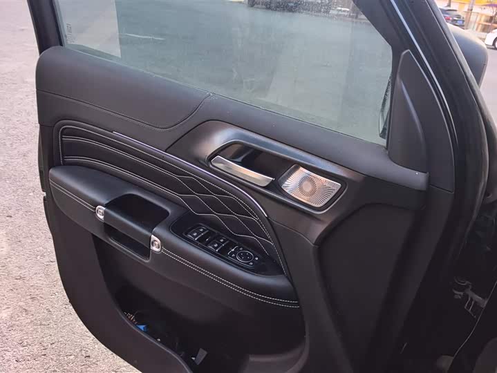 Фото 7 - Tank 300