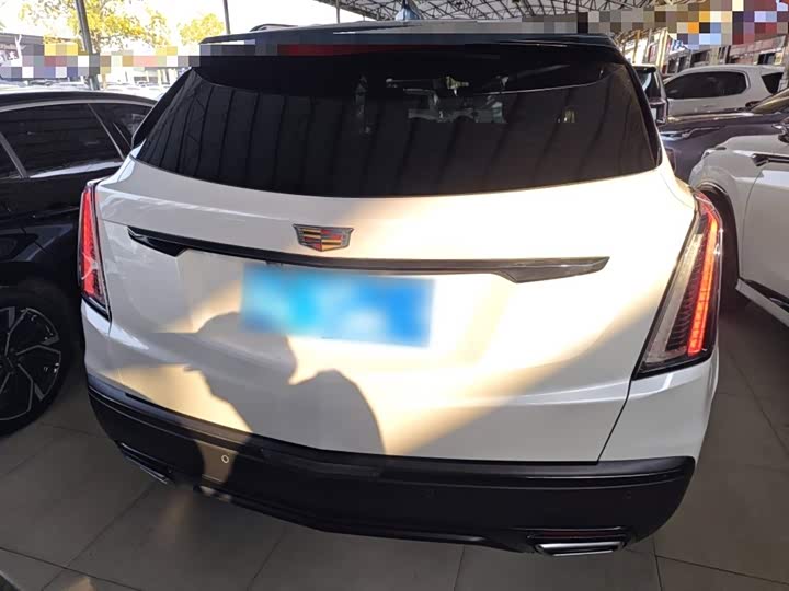 Фото 6 - Cadillac XT5