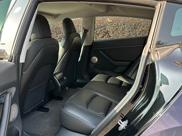 Фото 7 - Tesla Model 3