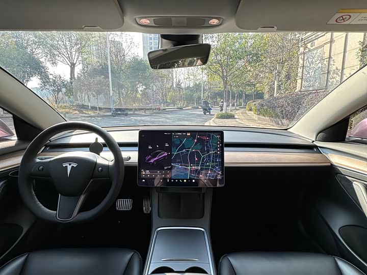 Фото 8 - Tesla Model 3