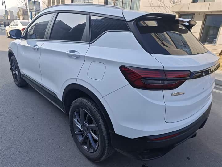 Фото 7 - Geely Coolray