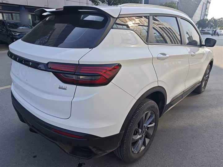 Фото 9 - Geely Coolray