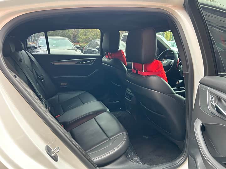 Фото 9 - Cadillac CT5