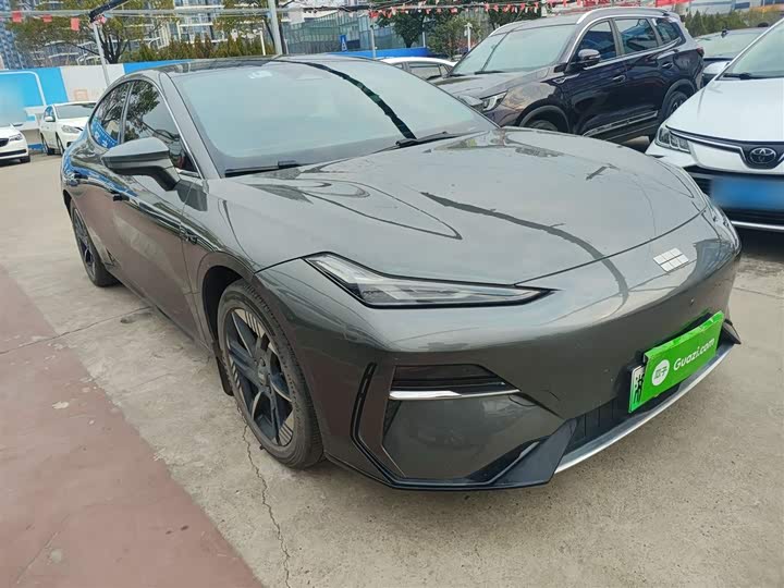 Фото 4 - Geely Galaxy E8