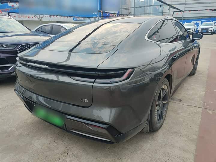 Фото 7 - Geely Galaxy E8