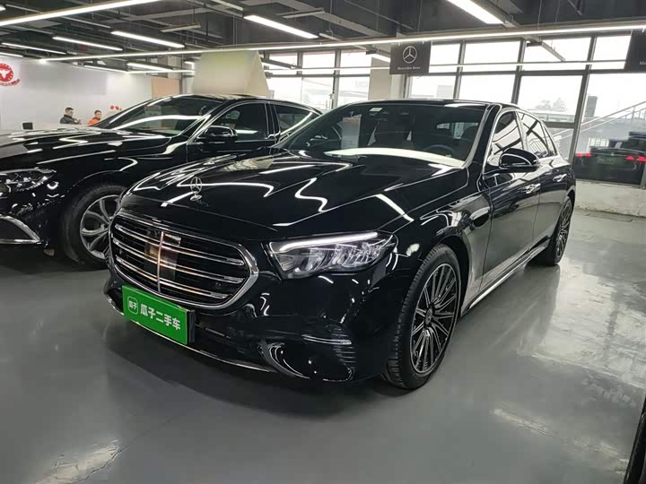 Фото 2 - Mercedes-Benz E-Class