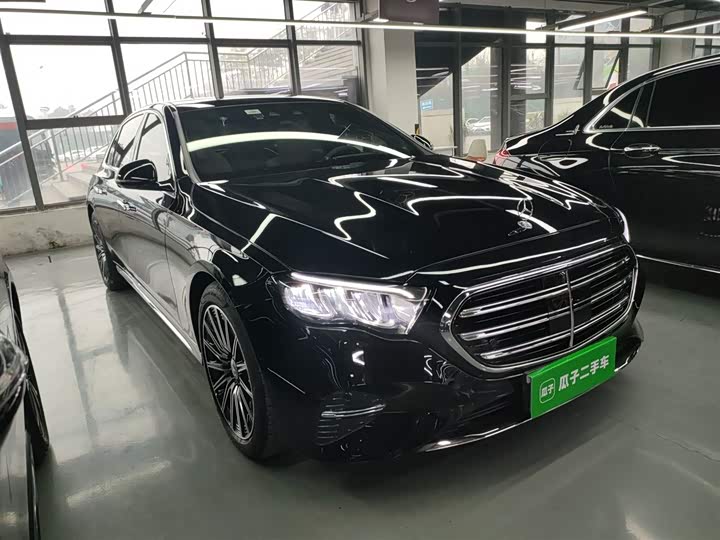 Фото 4 - Mercedes-Benz E-Class