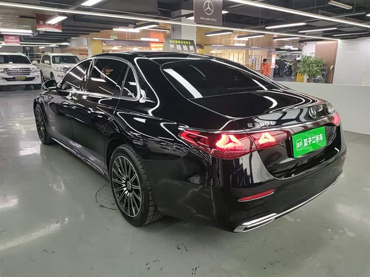 Фото 5 - Mercedes-Benz E-Class