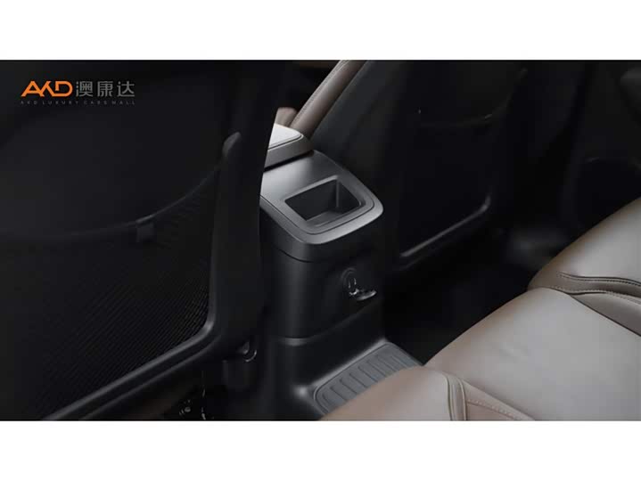 Фото 9 - Volvo XC60 Hybrid