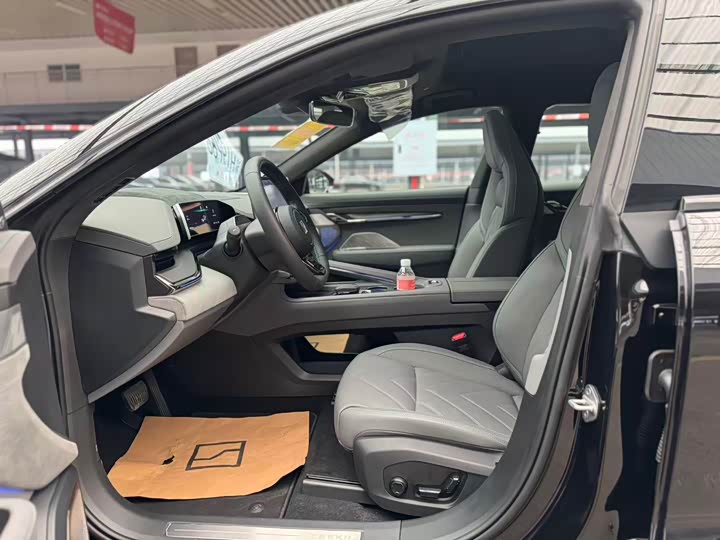 Фото 5 - Zeekr 001