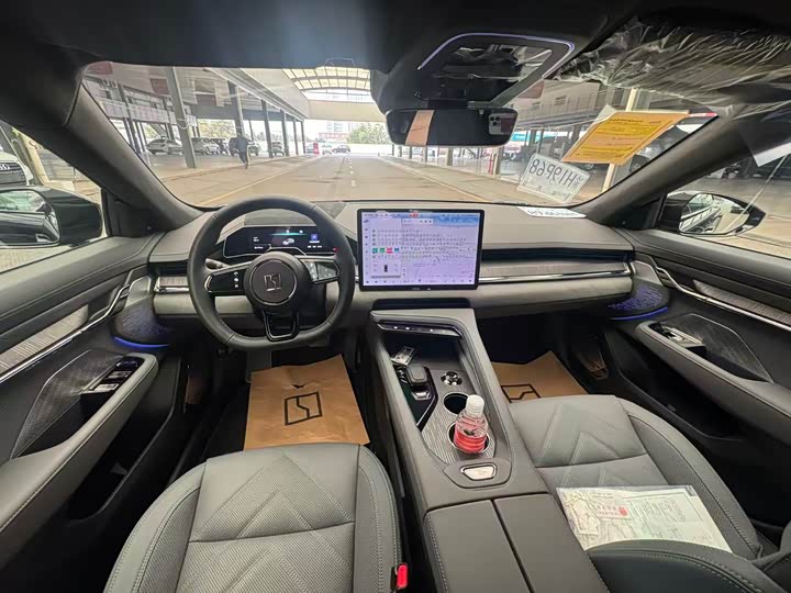 Фото 7 - Zeekr 001