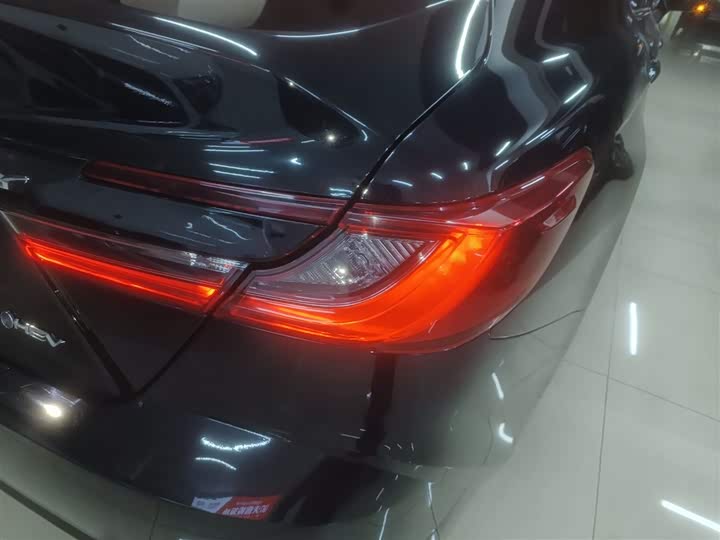 Фото 8 - Toyota Camry