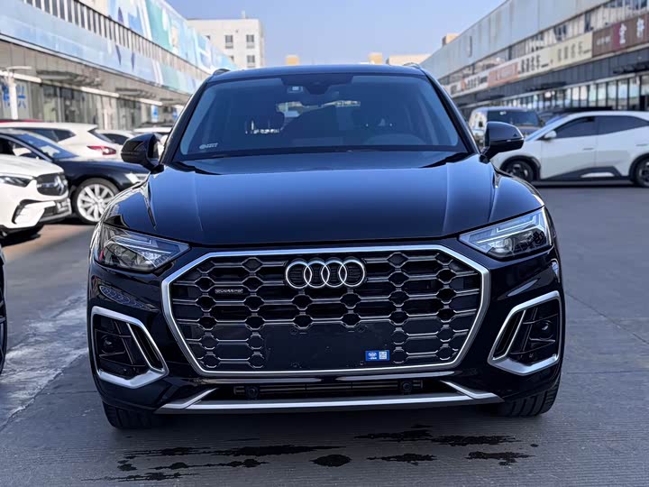 Фото 2 - Audi Q5L