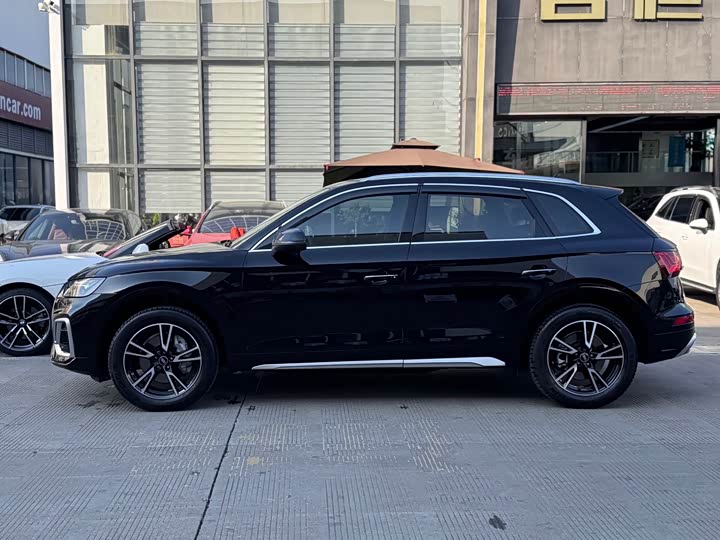 Фото 3 - Audi Q5L