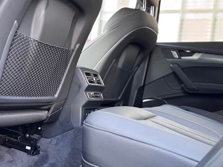 Фото 5 - Audi Q5L