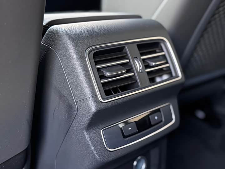 Фото 7 - Audi Q5L