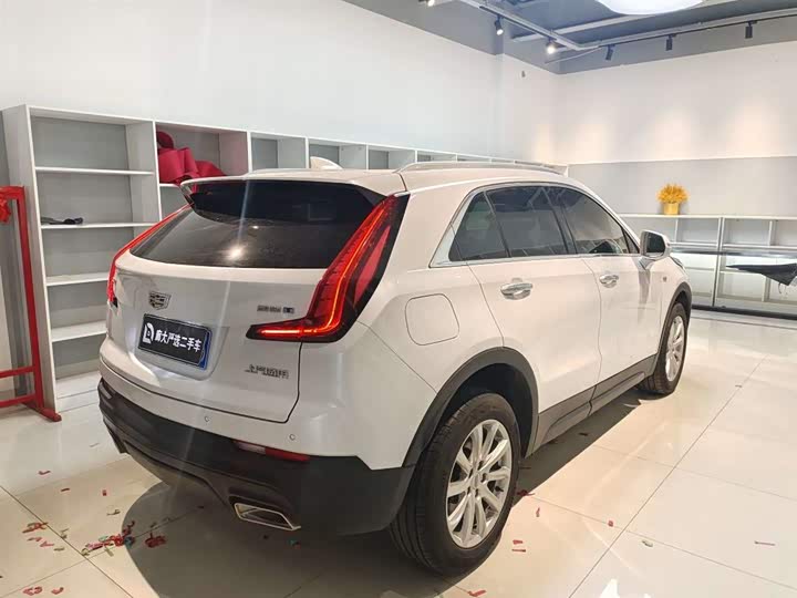 Фото 4 - Cadillac XT4