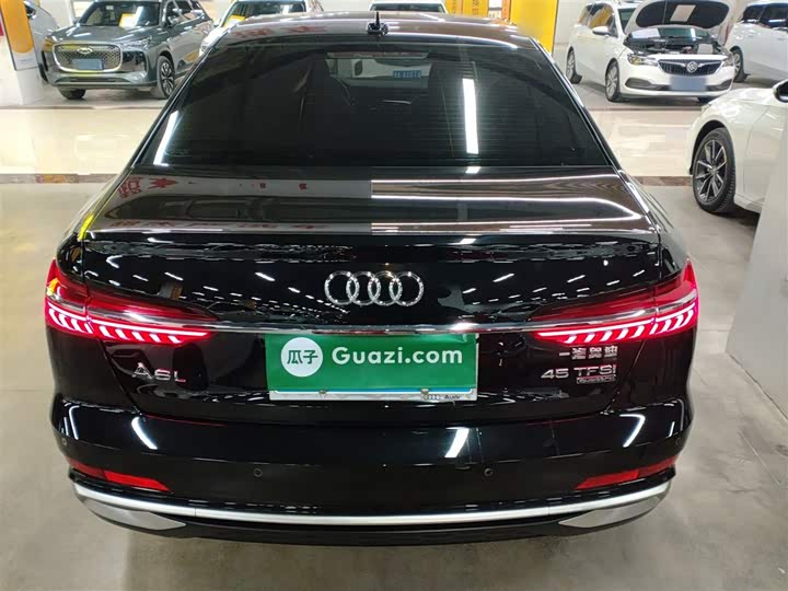 Фото 6 - Audi A6L