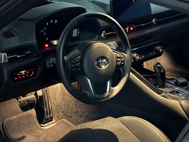 Фото 8 - Toyota Supra