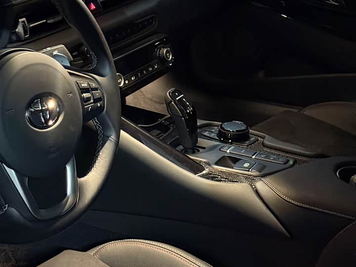 Фото 9 - Toyota Supra