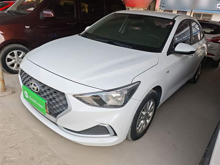 Фото 2 - Hyundai Celesta