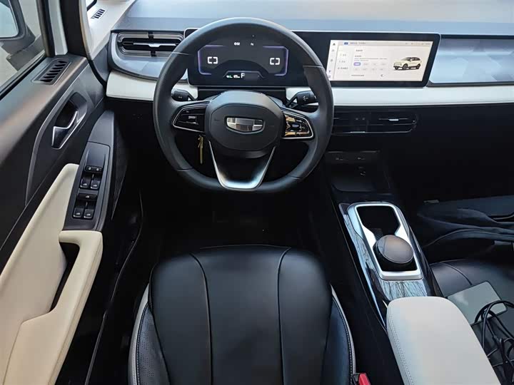 Фото 3 - Geely Geometry E Firefly