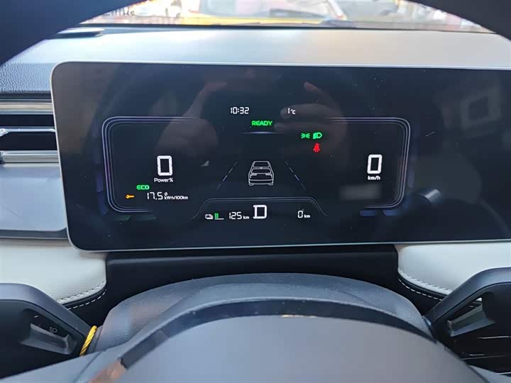 Фото 4 - Geely Geometry E Firefly