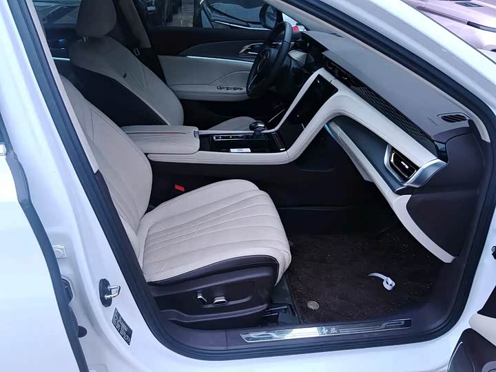 Фото 5 - Hongqi H5