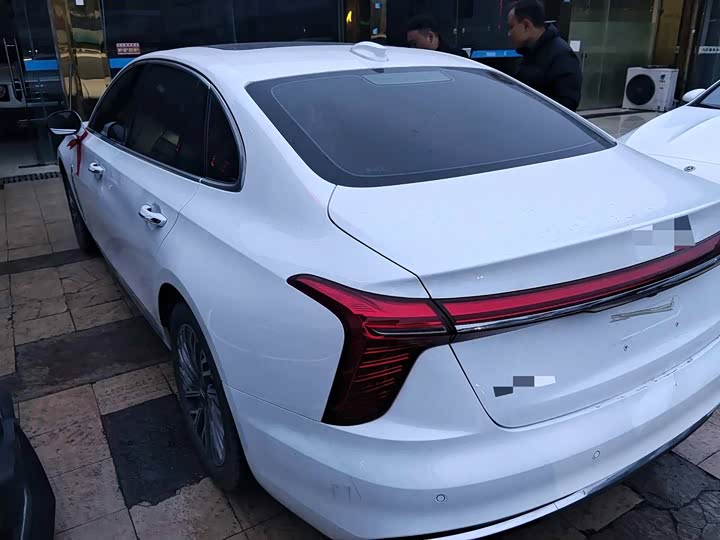 Фото 7 - Hongqi H5