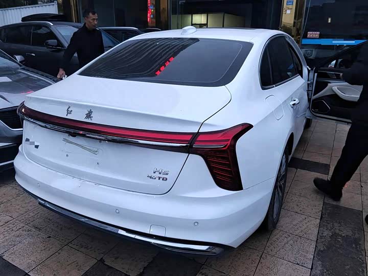 Фото 8 - Hongqi H5