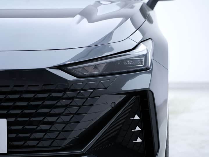 Фото 8 - Changan UNI-V