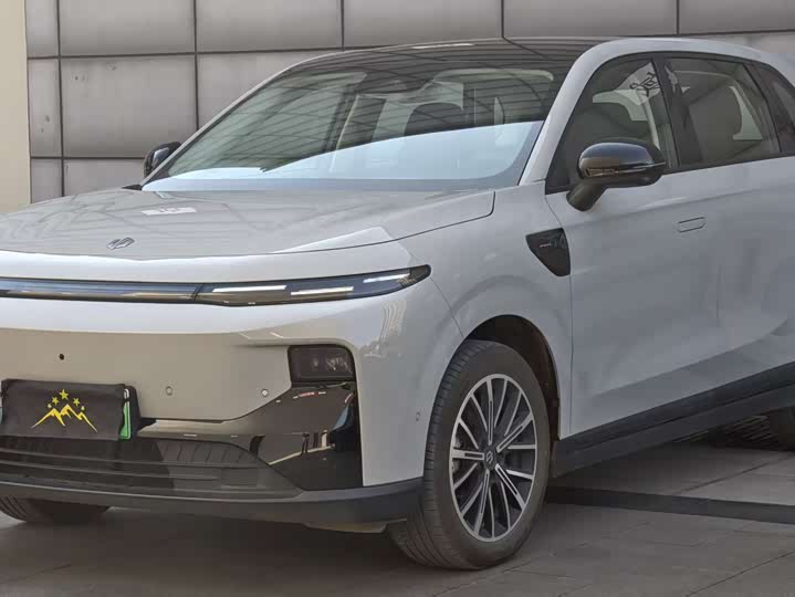 Фото 1 - Leapmotor B10