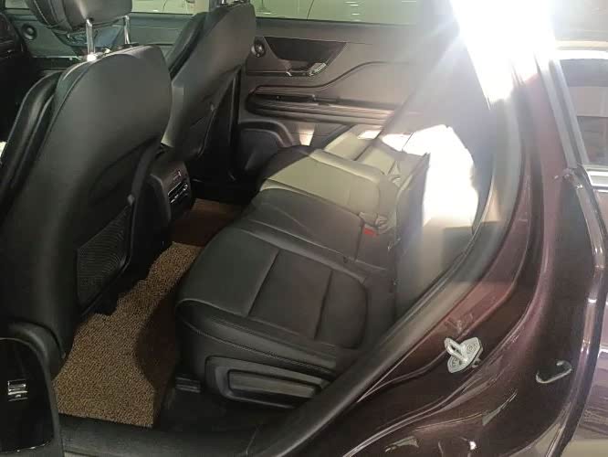 Фото 6 - Lincoln Corsair