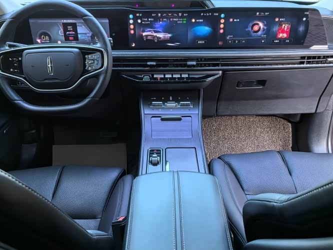 Фото 9 - Lincoln Corsair