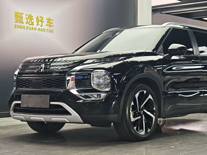 Фото 1 - Mitsubishi Outlander