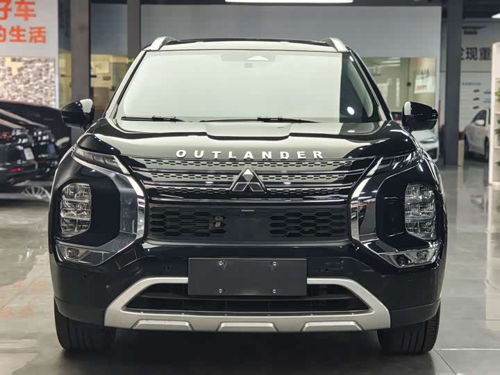 Фото 3 - Mitsubishi Outlander