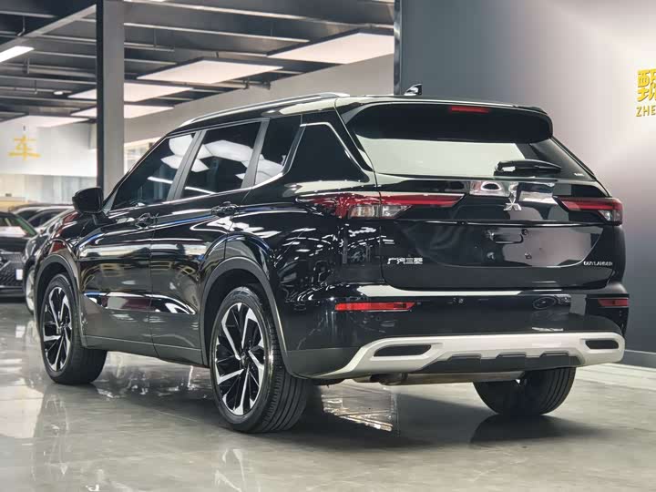 Фото 4 - Mitsubishi Outlander