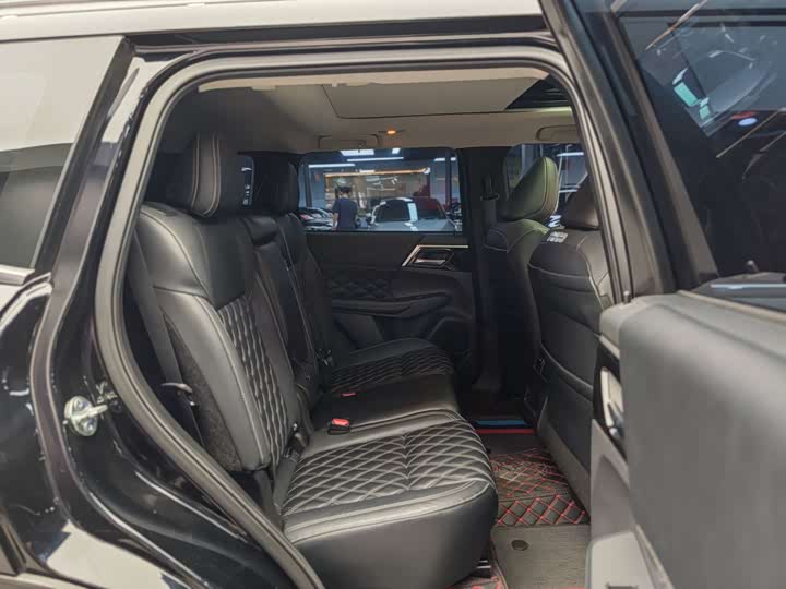 Фото 9 - Mitsubishi Outlander