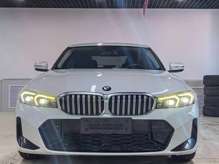 Фото 2 - BMW 3 Series