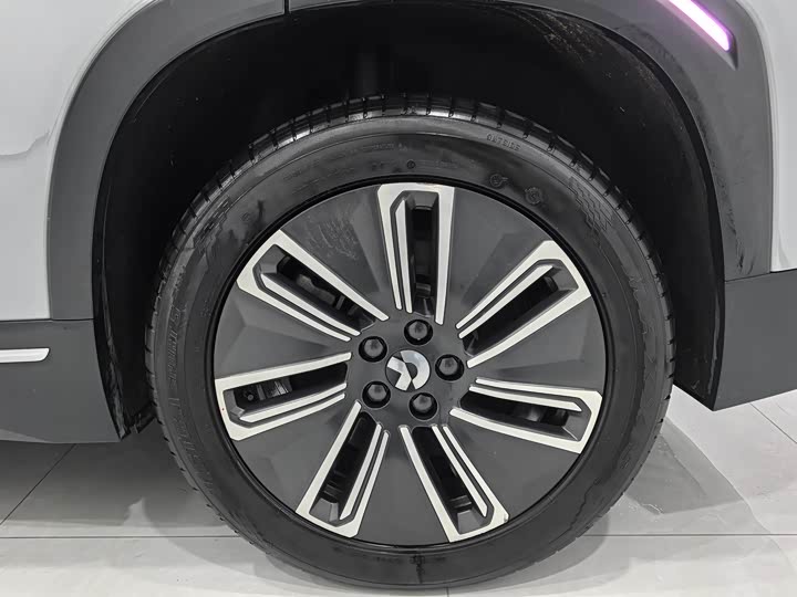 Фото 9 - Nio ES7